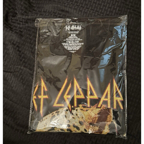Def Leppard Shirt Women's Medium Long Sleeve Band Shirt Waffle Knit Thermal - Picture 3 of 7